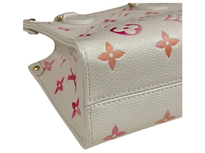 Borsa a Spalla On the Go BB Sunrise Aquarelle di Louis Vuitton Rosa Bianco Arancione - vista 8