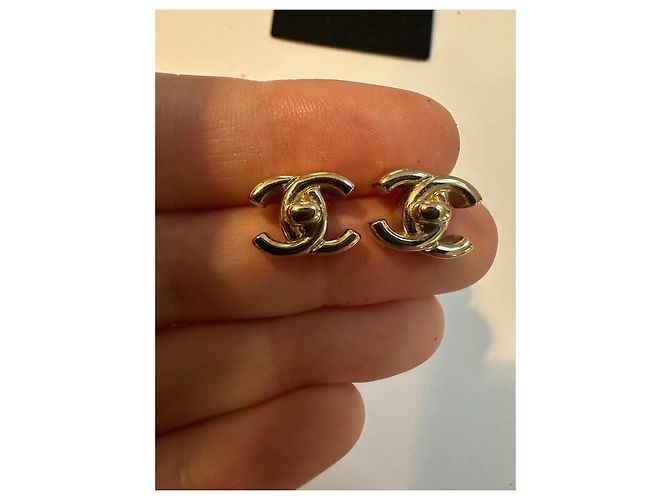 Coco Crush Chanel CC Dourado - vista 2