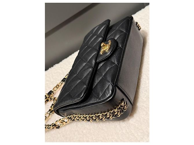 Timeless Chanel Mini Flap Bag in vitello grana nero con finiture oro - vista 3