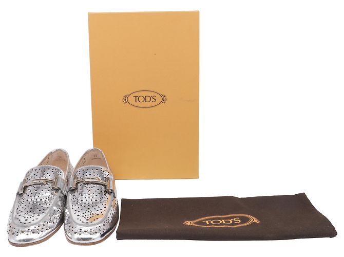 Mocassini perforati Tod's in pelle metallica Argento Metallico - vista 10