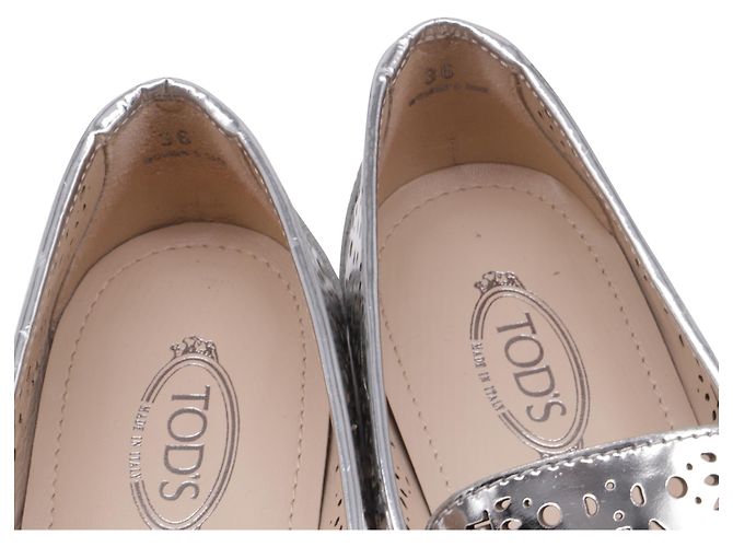 Mocassini perforati Tod's in pelle metallica Argento Metallico - vista 8