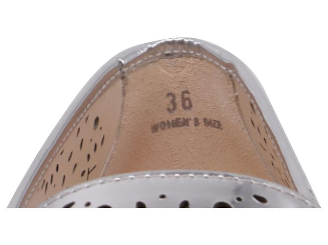 Mocassini perforati Tod's in pelle metallica Argento Metallico - vista 9