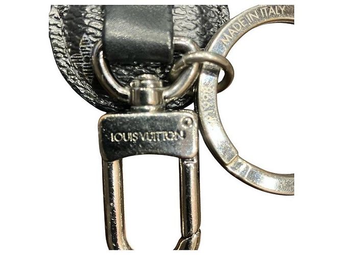 Llave Doudou Vivienne Monogram Louis Vuitton Negro - vista 3