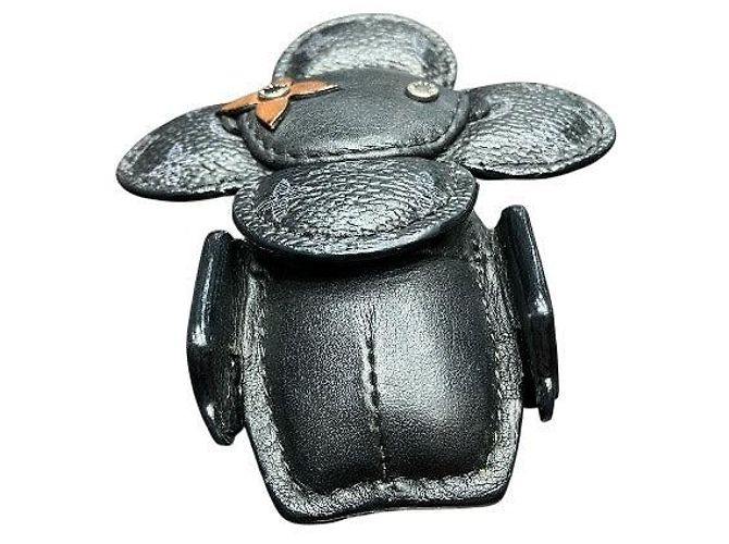 Llave Doudou Vivienne Monogram Louis Vuitton Negro - vista 9