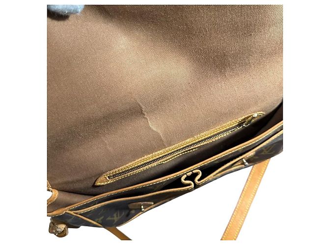 Borsa a Spalla Gibeciere MM Monogramma Louis Vuitton Marrone - vista 8