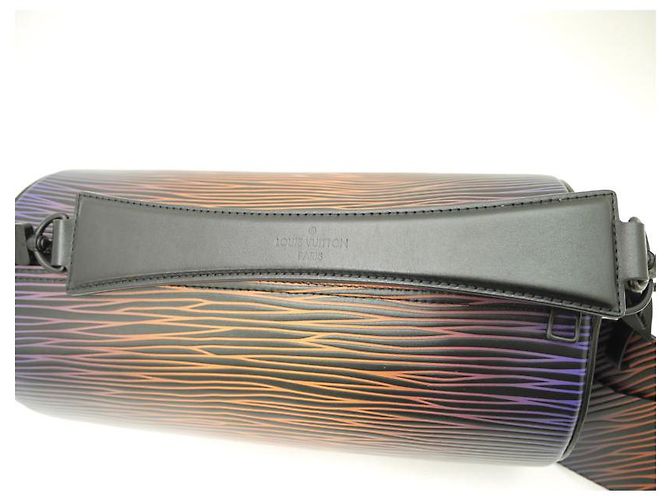 Borsa Polochon Soft Epi XL Louis Vuitton Multicolore - vista 4