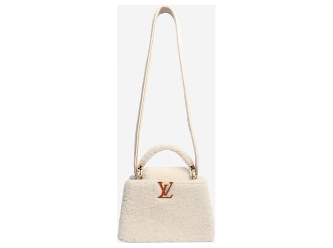 Louis Vuitton Sac Capucines en shearling crème Écru - vue 2