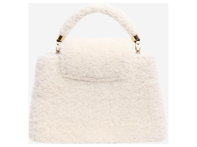 Louis Vuitton Sac Capucines en shearling crème Écru - vue 4