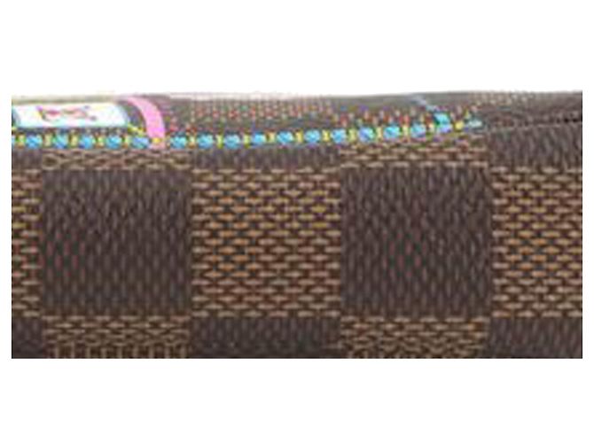 Mini Pochette Accessoires Vivienne Holiday Damier Ebene Marrone Louis Vuitton - vista 12