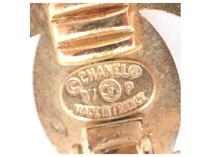 Chanel CC Bottone Clip-On in metallo D'oro - vista 4