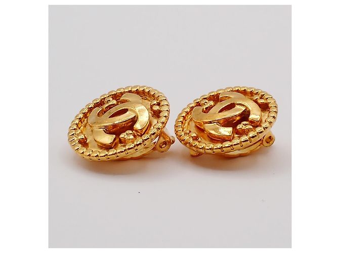 Chanel Vintage CC Bottone Rotondo Clip-On Metallo D'oro - vista 3