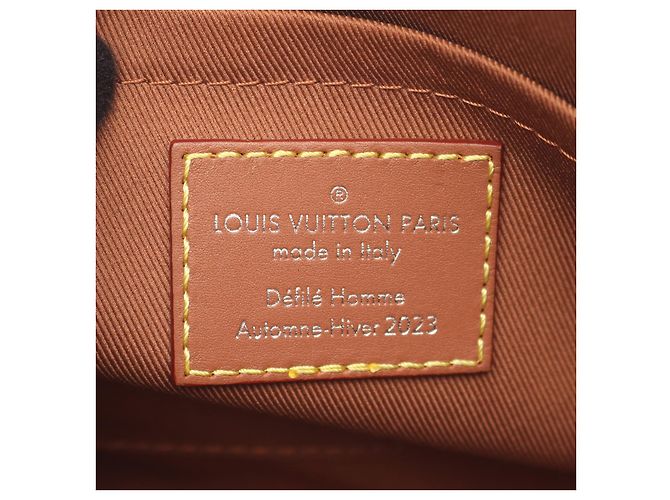 Borsa a mano Polochon in pelle Epi Louis Vuitton Marrone - vista 3