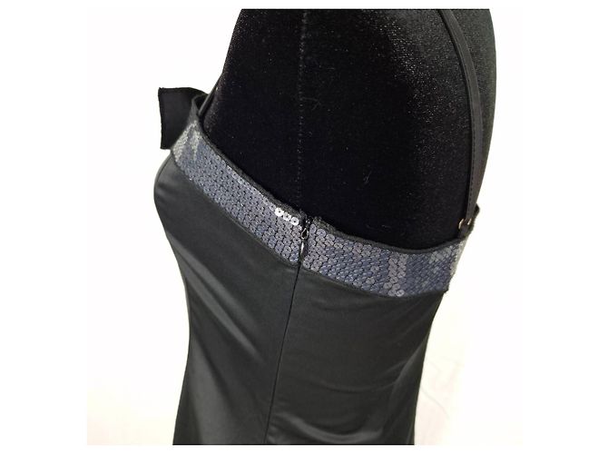 Schwarzes Moschino Jeans Kleid mit Pailletten-Schleife - Ansicht 6