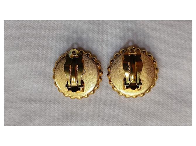 Chanel Orecchini a clip logo CC neri e oro D'oro - vista 5