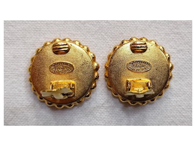 Chanel Orecchini a clip logo CC neri e oro D'oro - vista 6