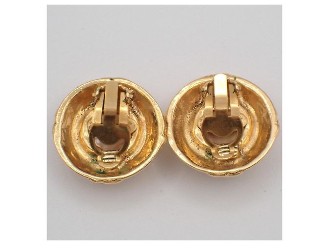 Chanel Vintage Round Clip-On Metal mit Faux Pearl Golden - Ansicht 2