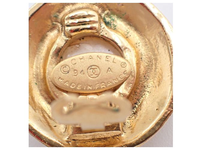 Chanel Vintage Round Clip-On Metal mit Faux Pearl Golden - Ansicht 5