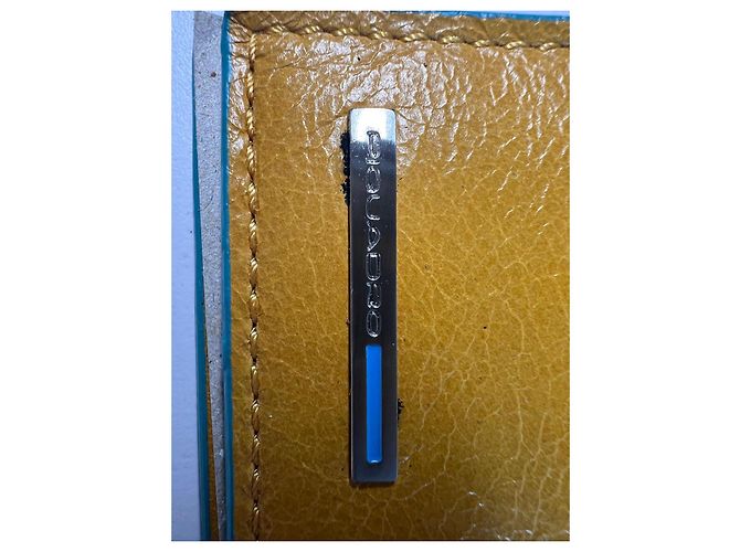 Autre Marque Cartera Piquadro de cuero amarillo - vista 3
