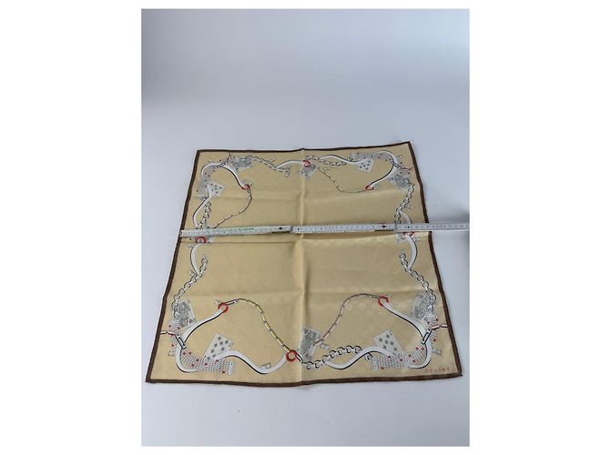Céline Sciarpa monogramma vintage Celine oro bianco D'oro - vista 6