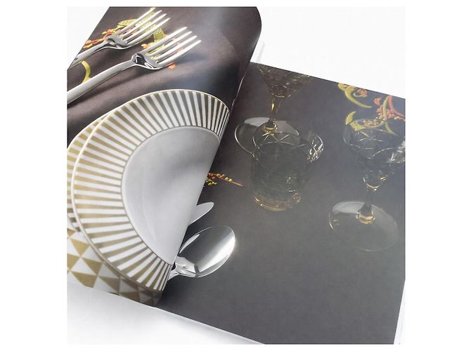 Prada Milano "Gifts 2025" – Scatola catalogo / lookbook, pezzo da collezione raro - vista 8