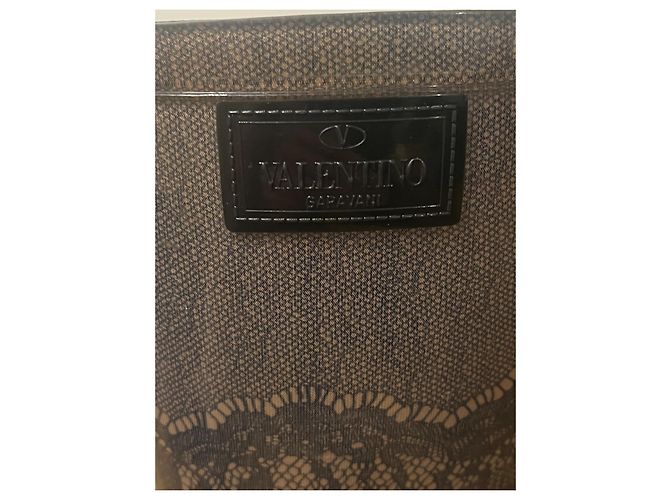 Stivali da pioggia Valentino in gomma rosa con stampa pizzo nero IT 36 - vista 4