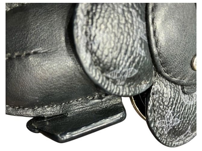 Louis Vuitton Monogram Porte-Clés Doudou Vivienne Keychain Black - view 7