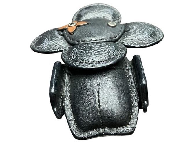 Louis Vuitton Monogram Porte-Clés Doudou Vivienne Keychain Black - view 9