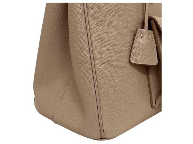 Borsa a mano in pelle Saffiano beige Prada - vista 10