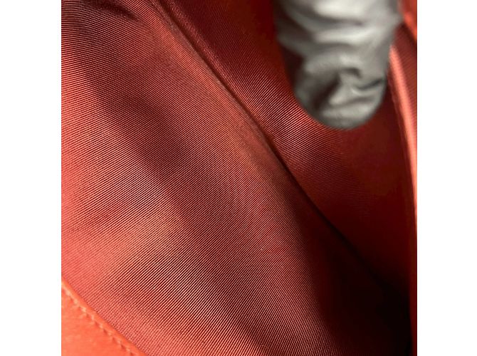 Borsa a spalla in pelle di agnello Chanel Boy con catena Rosso - vista 10