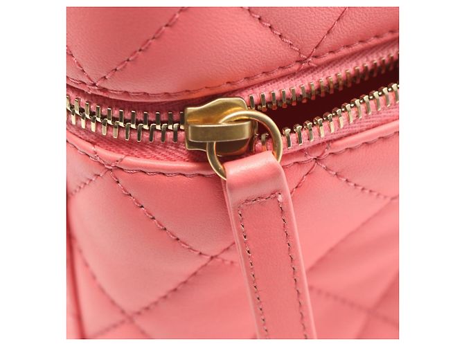 Borsa a spalla in agnello matelassé rosa Chanel - vista 9