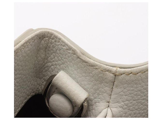 Borsa a spalla Chanel Neo Executive in pelle di vitello bianca Bianco - vista 11