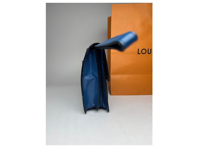 Clutch Vintage Louis Vuitton in Pelle EPI Blu - vista 10