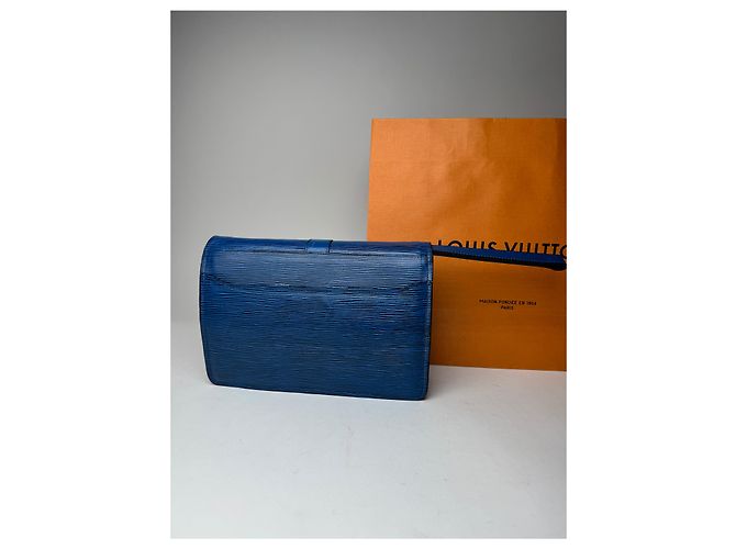 Clutch Vintage Louis Vuitton in Pelle EPI Blu - vista 9