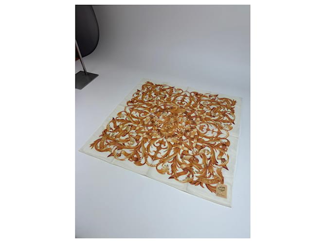 Sciarpa Vintage MCM Bianco Oro D'oro - vista 6