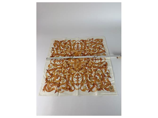 Sciarpa Vintage MCM Bianco Oro D'oro - vista 8