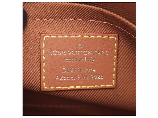 Borsa Louis Vuitton Soft Polochon Epi XL Marrone - vista 4