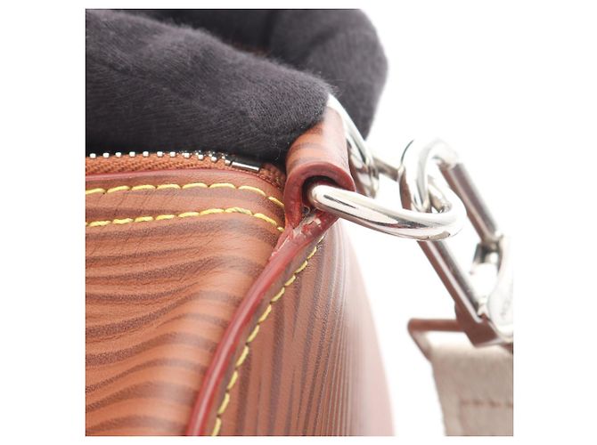 Borsa Louis Vuitton Soft Polochon Epi XL Marrone - vista 7