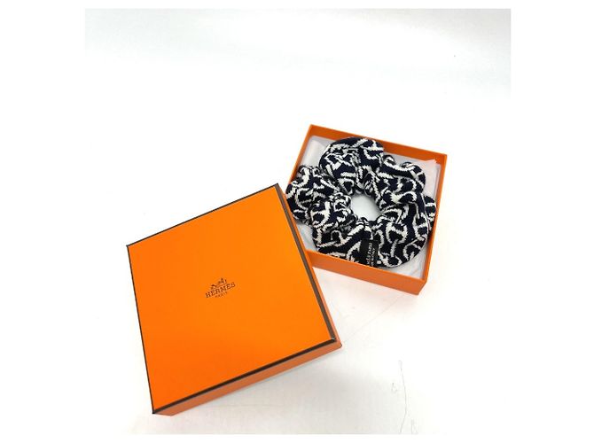 Hermès HERMES Claudia Chaine d'Ancre Scrunchie in Cashmere Nero Bianco - vista 6