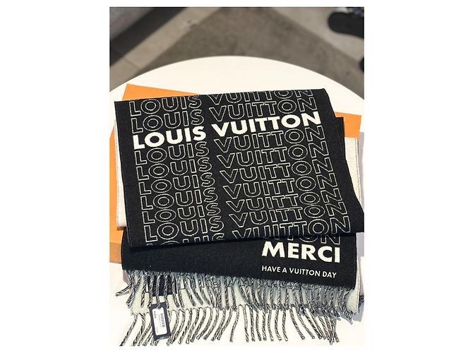 Montsouris Sciarpa Louis Vuitton MP2121 in lana nera Nero - vista 2