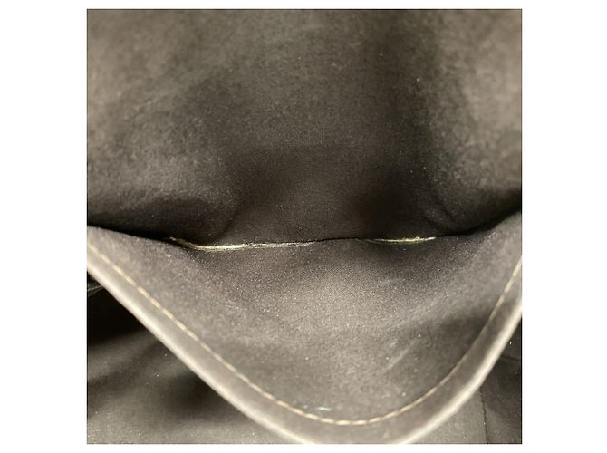 Borsa Tote Vernis Bellevue GM di Louis Vuitton Bordò - vista 11