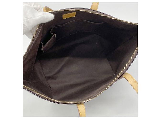 Borsa Tote Vernis Bellevue GM di Louis Vuitton Bordò - vista 4
