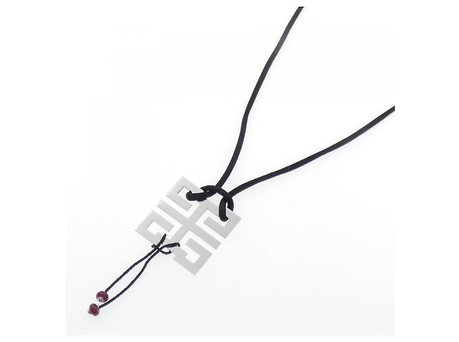 Collana Wish Knot di Cartier - vista 2