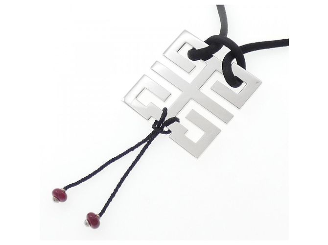 Collana Wish Knot di Cartier - vista 3