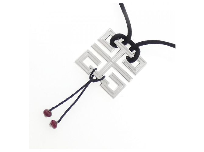 Collana Wish Knot di Cartier - vista 4