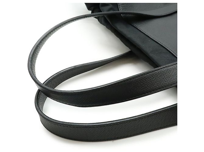 Borsa Tote Leggera Taiga di Louis Vuitton Grigio - vista 5