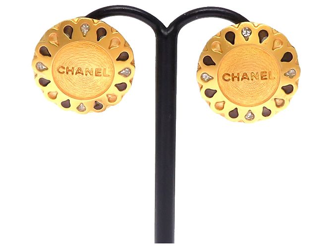 Goldplattierte Clip-Ohrringe von Chanel - Ansicht 2