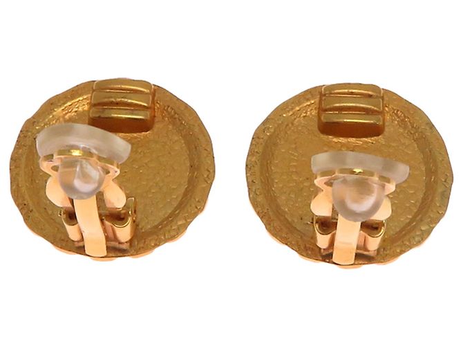 Goldplattierte Clip-Ohrringe von Chanel - Ansicht 4