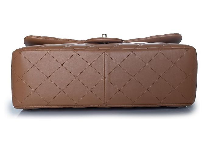 Chanel, Jumbo gesteppte Lederhandtasche in Karamell Braun - Ansicht 4