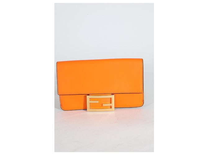 Mini Baguette de Couro de Bezerro Laranja Fendi com Alça 'Strap You' Marrom - vista 8