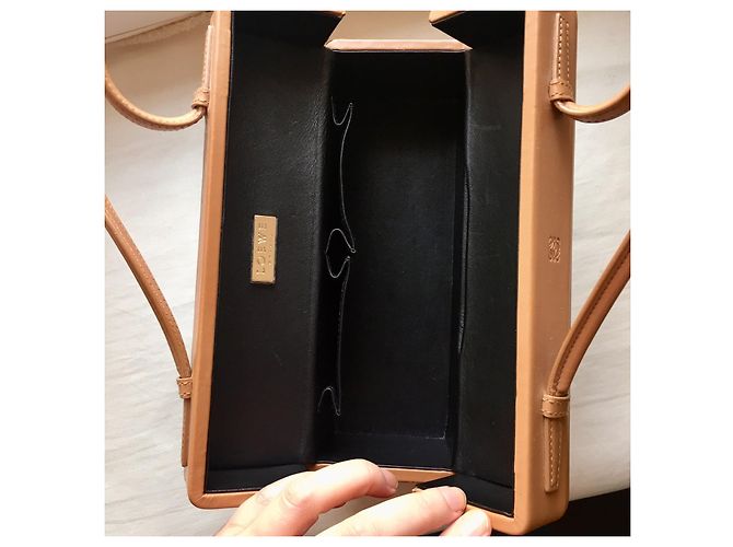 Bolsa retangular Loewe Madrid em couro bege - vista 10